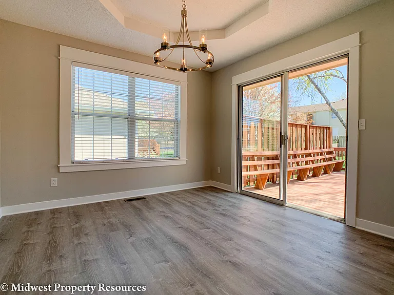 617 SE Battery Dr — Photo 4