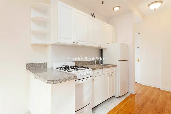 Rented by Mirador Real Estate | media 13