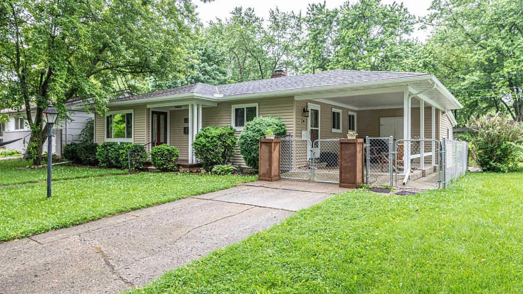 2115 N Circle Dr photo 1
