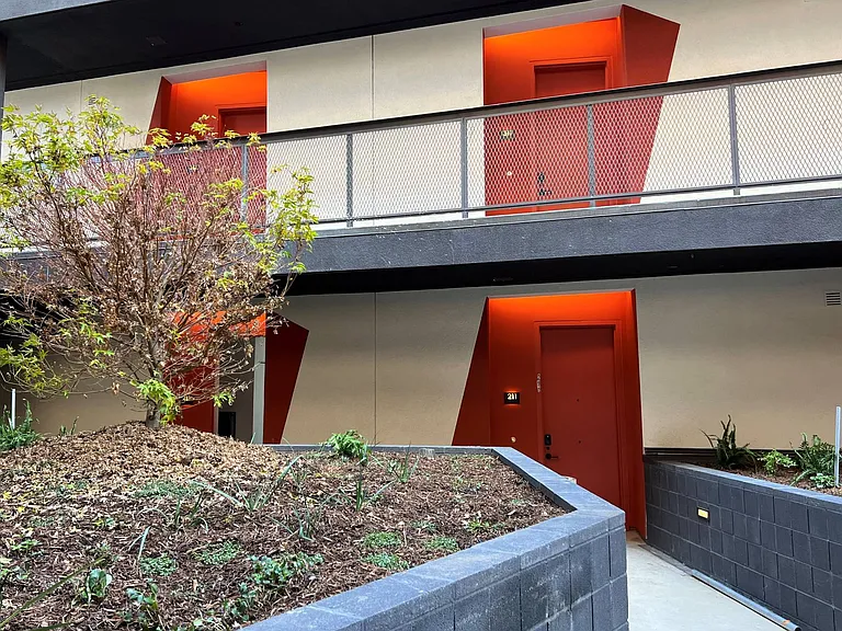 107 Hewitt — Photo 22