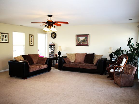 2nd image of 215 Farmway Dr SE