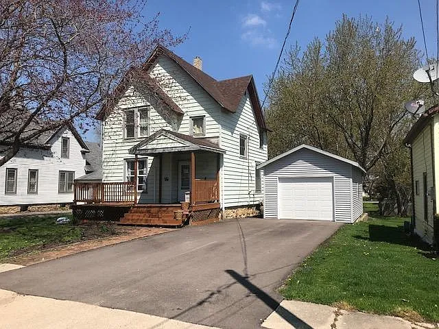 508 E Main St photo 1