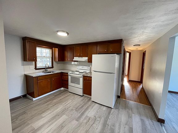 4th image of 142 Tickle Rd #2