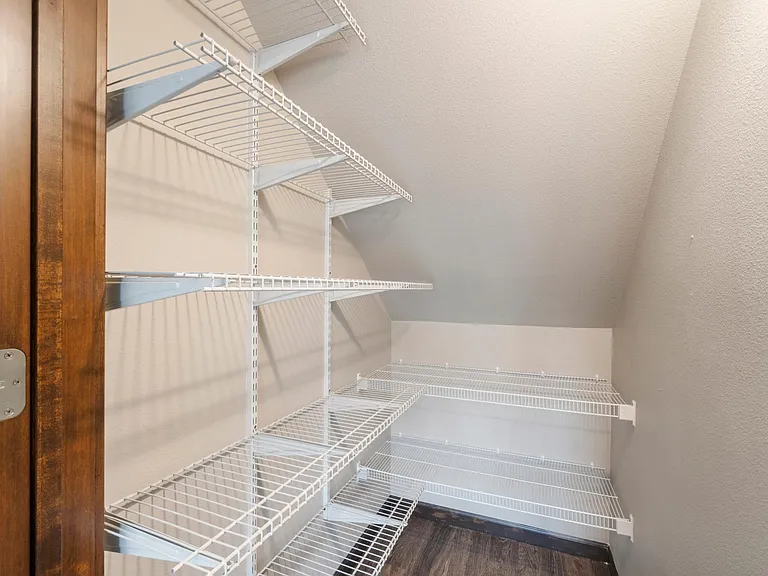 3091 N Sherwood Dr — Photo 12