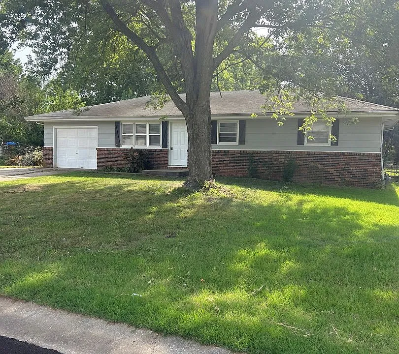 210 S Kyle Ave