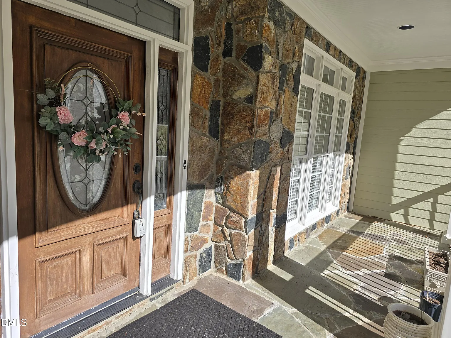 4 bed, 4.5 bath, 3288 sqft, $3,400 — Photo 2