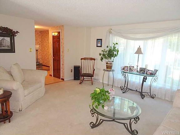 5th image of 24 Forbes Ct