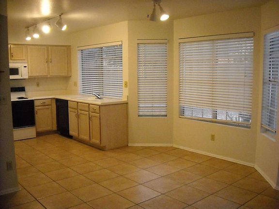 Kitchen - Eat in Kitchen