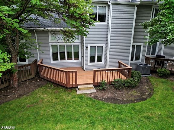 5th image of 10 Matthew Rd