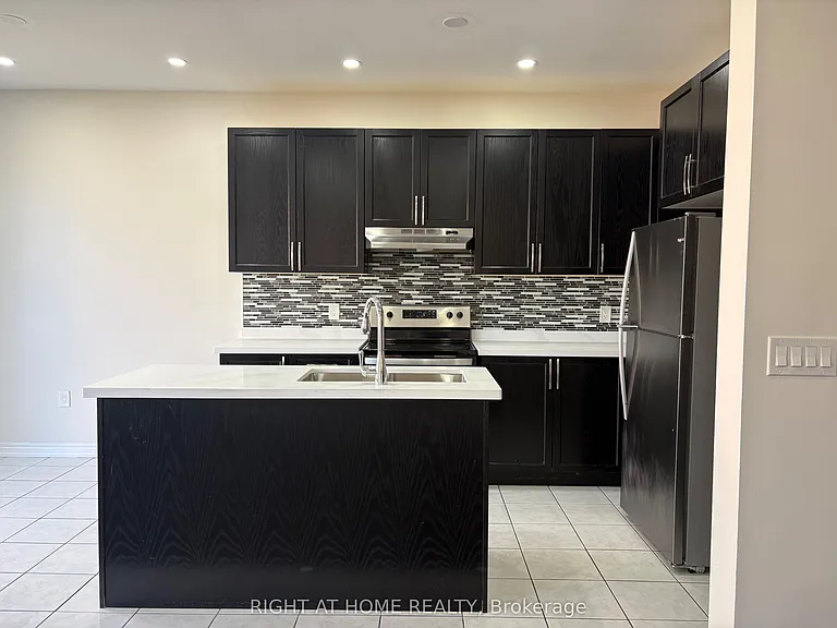 36 Spokanne St — Photo 13