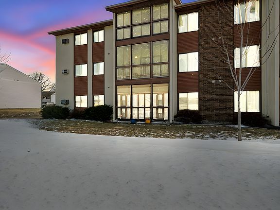 2nd image of 2679 Albion Ave APT 208