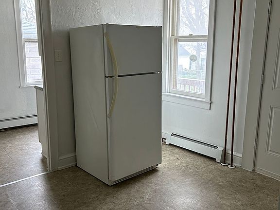 4th image of 24 N East St