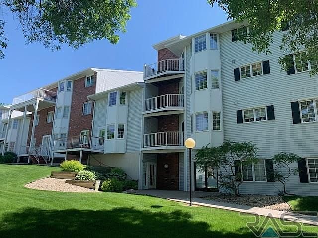 1st image of 1104 W 57th St APT 202A
