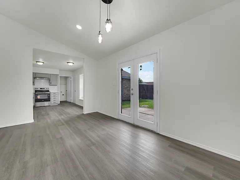 1300 Rivercrest Blvd — Photo 23