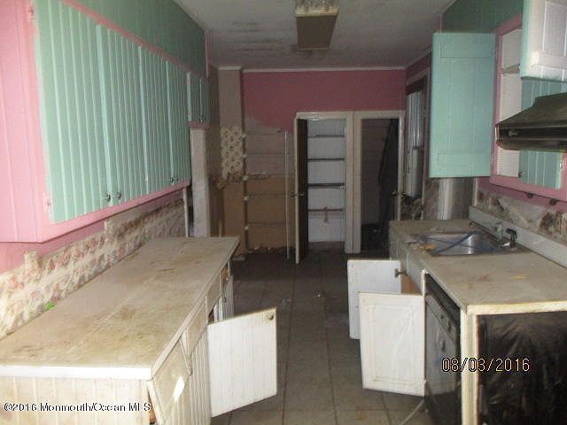 2nd image of 25 McLean St