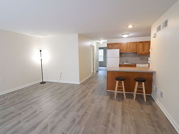 4th image of 88 Oriole Dr