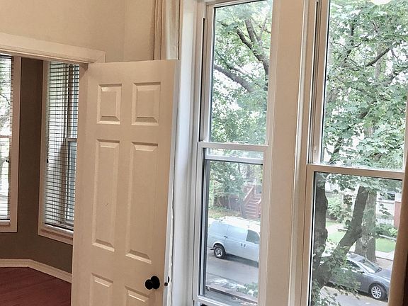 2nd image of 3447 N Marshfield Ave #2