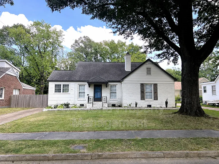 144 Northwood Dr — Photo 1