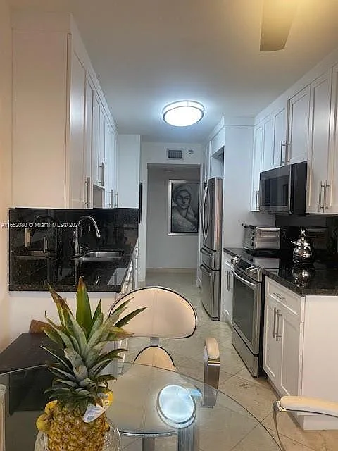 3 bed, 1900 sqft, $7,000 — Photo 4