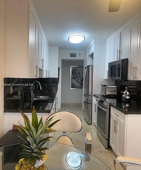 1000 Island Blvd #2702 — Photo 4
