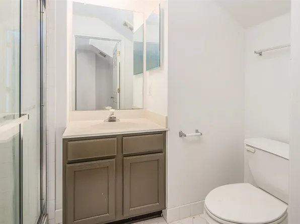 454 Albany Court image 16 of 29