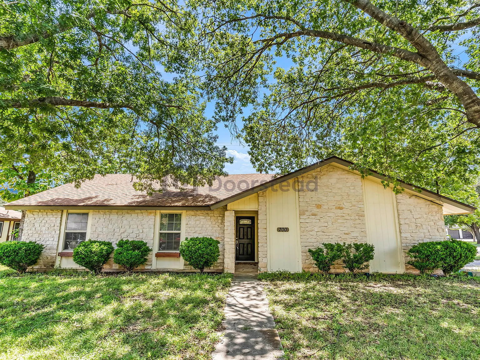 3 bed, 2.0 bath, 1262 sqft, $1,550 — Photo 1