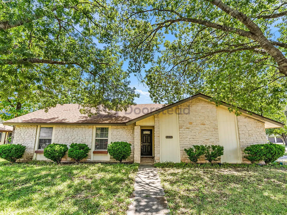 700 E Central Dr