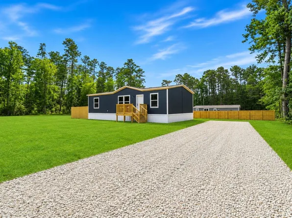 226 Broken Br, Livingston, TX 77351