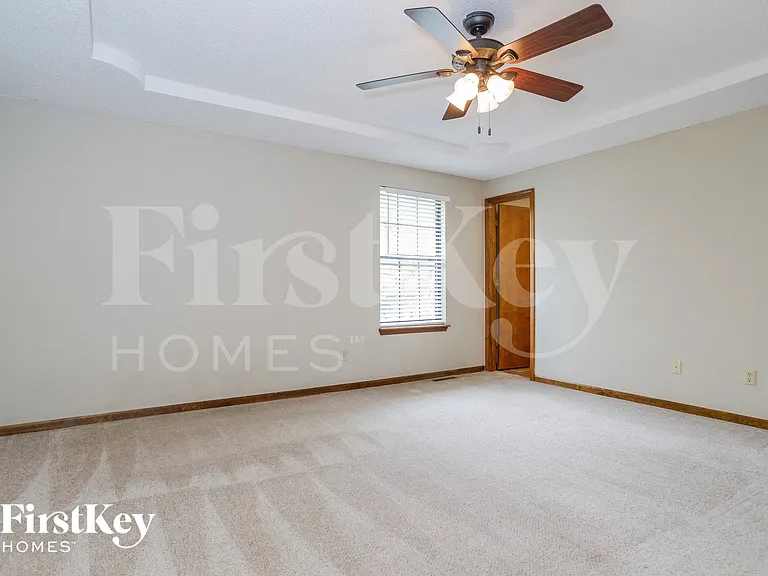 1004 SE Dover Dr — Photo 7