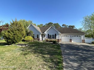 10 Laketree Ct, Manchester Township, NJ 08759