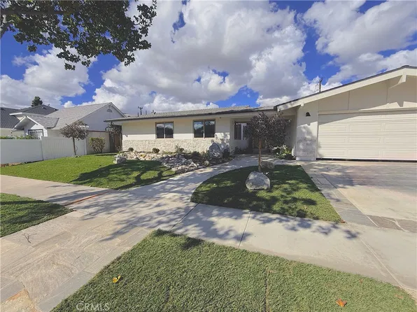 3321 Donnie Ann Rd, Los Alamitos, CA 90720