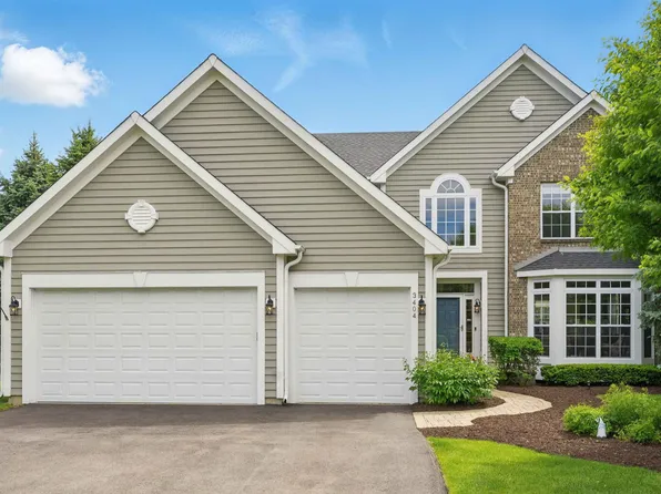 3404 Royal Woods Dr, Crystal Lake, IL 60014