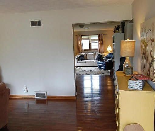 3rd image of 2821 E Eastmoor Dr