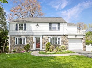 70 Alta Dr, Mount Vernon, NY 10552