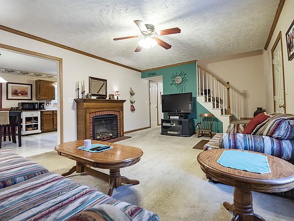 3rd image of 307 Kafir Dr