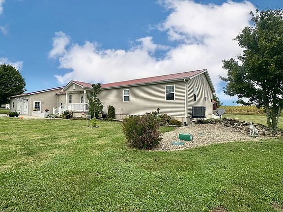 3rd image of 2104 Finch Ln