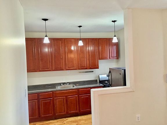 2nd image of 324 Montgomery St APT C8