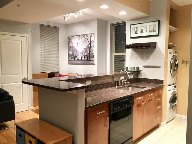 715 6th St NW #1001 — Photo 3