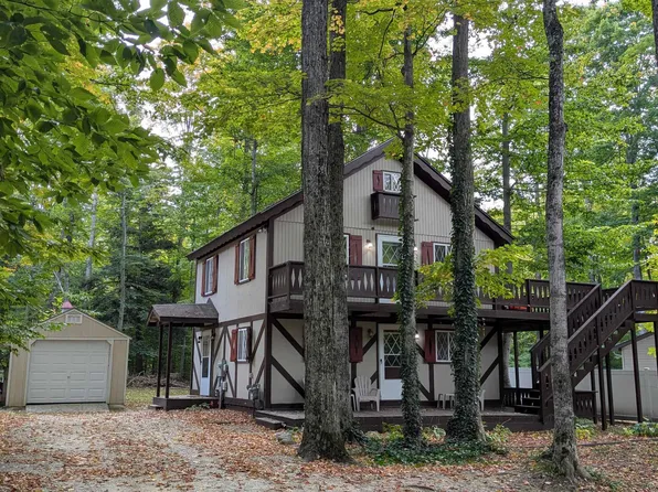 2552 E Birch Ct, Cedar, MI 49621