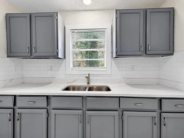 3515 Kenilworth St — Photo 4