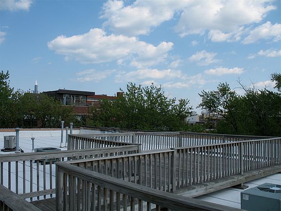 4th image of 612 N Oakley Ave #115