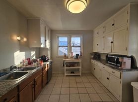 1835 N 55th 1835a St, Milwaukee, WI