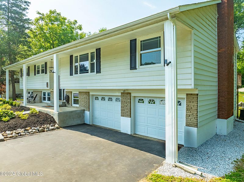 4th image of 14 Eldorado Drive