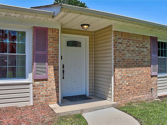 4th image of 3108 Bomar Dr