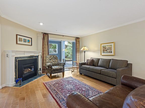 4th image of 103-7520 Columbia St #103