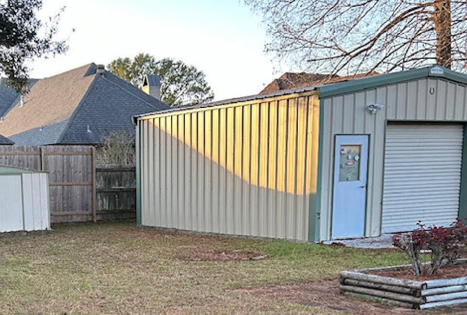 1st image of 128 Vivian Dr
