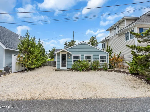 23 Sand Dune Lane, Lavallette, NJ 08735