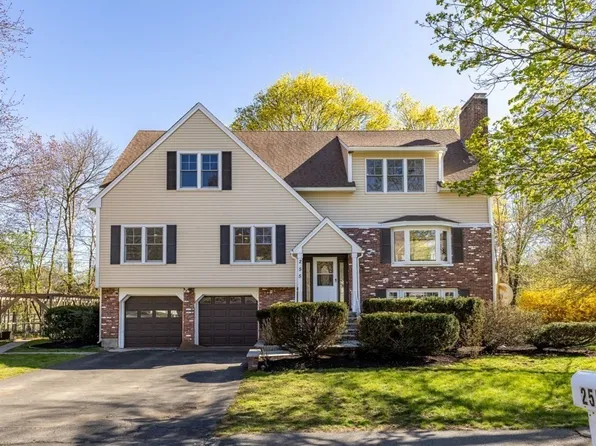 255 Worthen Rd E, Lexington, MA 02421