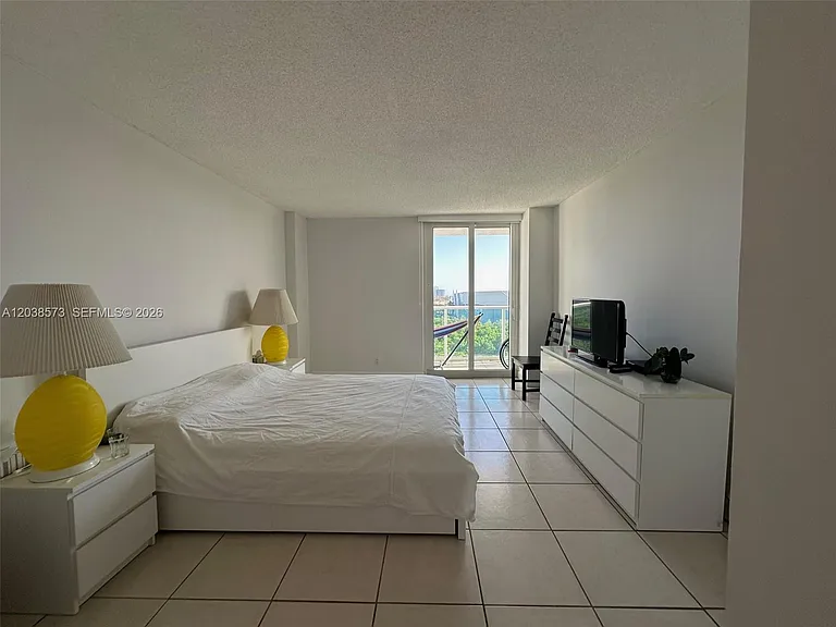 100 Bayview Dr #823 — Photo 5
