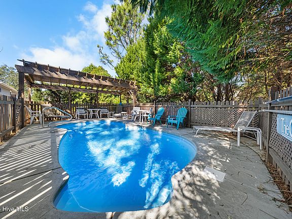 5th image of 8801 Sedgley Drive